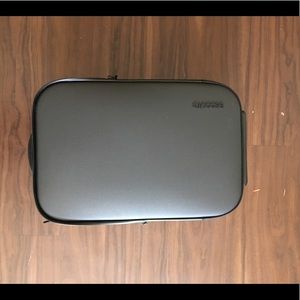 incase via roller 21